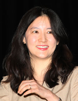 イ・ヨンエが妊娠「初期段階なので慎重に」