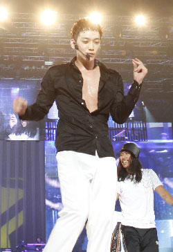 腹筋消失のピ「ドラマのため少し太った」