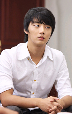 ユン・シユン、日本進出に向けて“韓流”特訓中