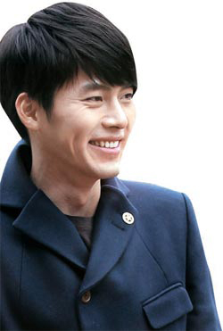 人気絶頂のヒョンビンが海兵隊志願　なぜ？