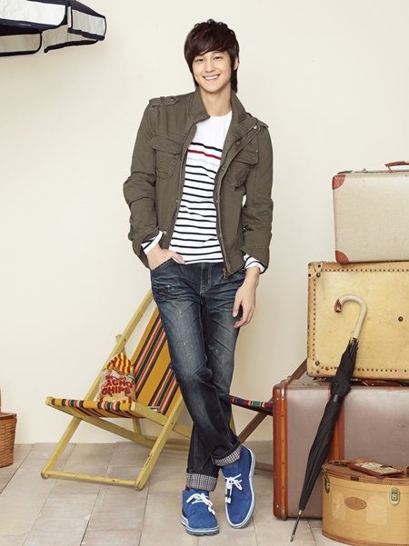 「やっぱりキム・ボム」ムードあふれる写真を公開