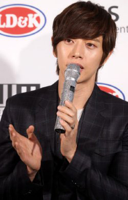 パク・ヘジンの日本初シングル、オリコン２７位に