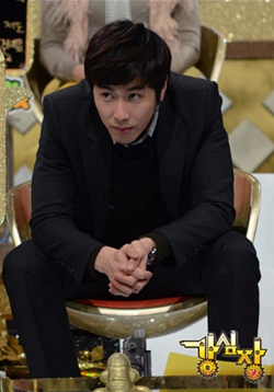 チャンミン、ユンホの見栄を暴露　「朝起きるとすぐに経済の勉強」