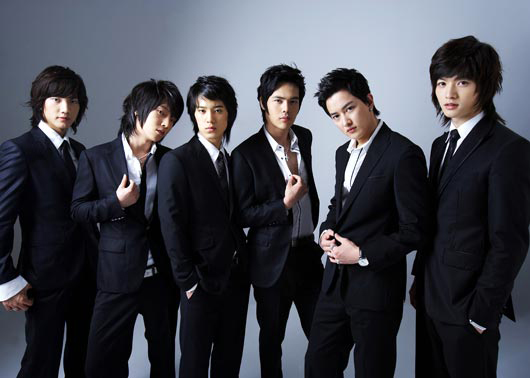 超新星、韓日芸能人野球試合に参加