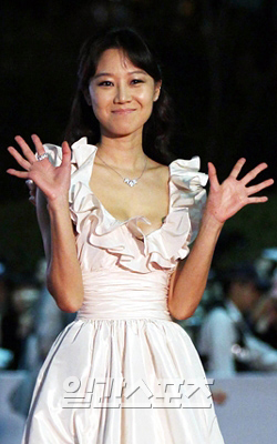 コン・ヒョジン、４日の「納税者の日」に一日請願室長に