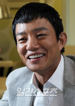 俳優イ・ボムス、１日にパパ…赤ちゃん・夫人ともに健康