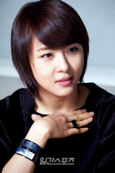 ハ・ジウォン、化粧品マジックショーを披露