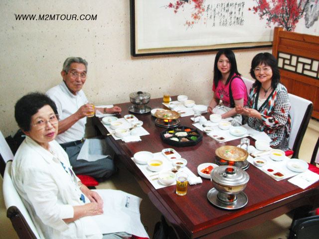 韓定食までご馳走になり、、感謝！＾＠　美味しく召し上がる姿をみるだけでもお腹一杯なのに、、、お元気で次回もお待ちしておりますね。