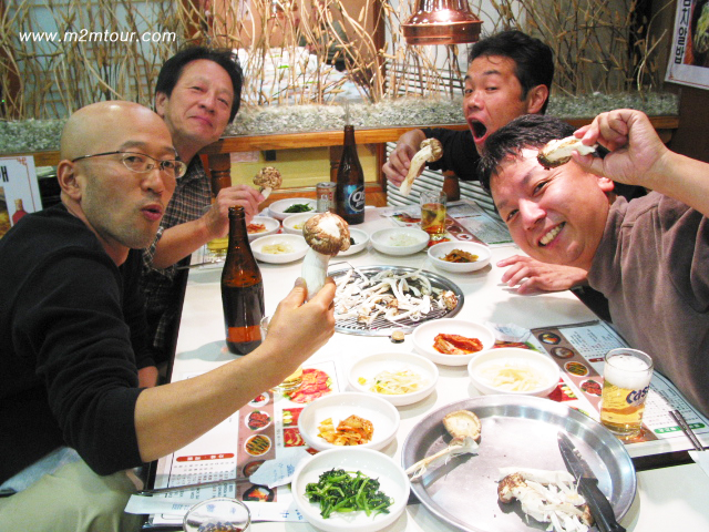 つる～つる～！＾＠今頃はマンツーマン支社のために頑張ってるんでしょうか？今年、最後の松茸でした。来年は~^^!