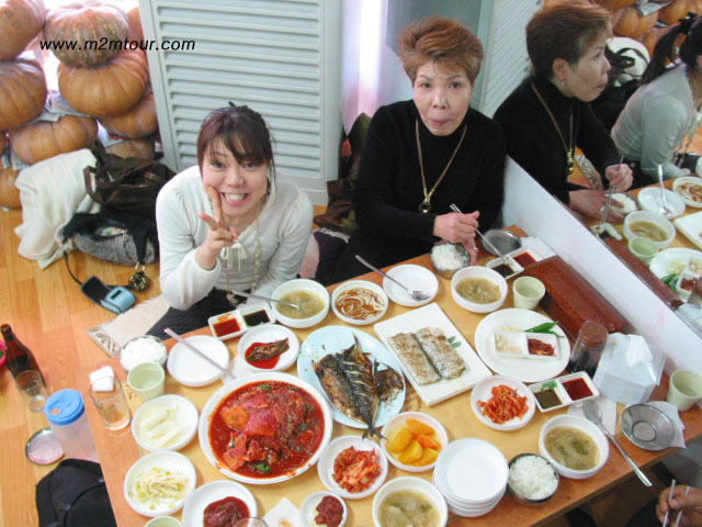 『済州島旅』　島たからこその海の幸、、太刀魚の定食、刺身、辛みそ和え、骨てんぷらなどなど、本当に美味しかったですね。『^^』y　未だにその味が忘れられないでしょう?!?