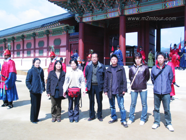 ２泊３日間お疲れ様です。私が＾!＾!!!、、王宮のご説明楽しかったですか?　カチドリの件調べて正しく教えてくれますか?