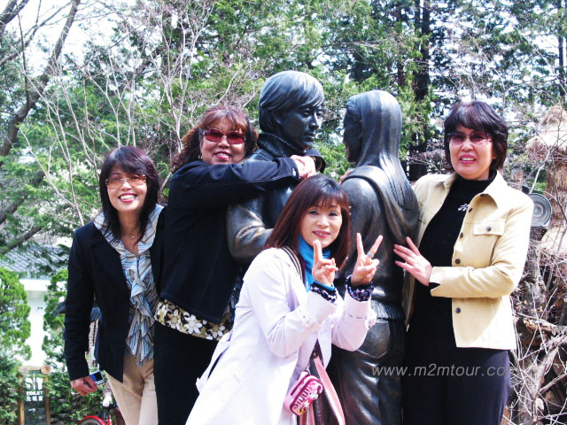 いつも感謝、感謝です。これからも末永くお付き合い下さいね。こんな素晴らしい笑顔！ホン様より、、やっぱりヨン様が上なのですね。悔しいㅜ!ㅜけど、認めざる終えないㅜ!&