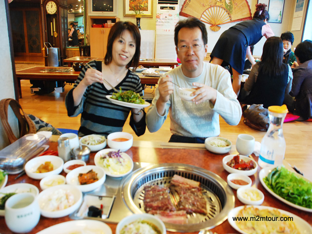 『水原王カルビ』　水原華城を眺めながらの水原焼肉の味は～?!　塩ベースの味付けは一度は試すべし～＾＾～