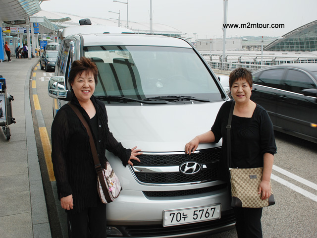 『洪様の新車ですよ』　新車購入してからの初めて乗っていただいたママ達です~!^@　客を呼ぶママだから間違いなく商売繁盛だ～よって言われました。笑～＾！＾～＊