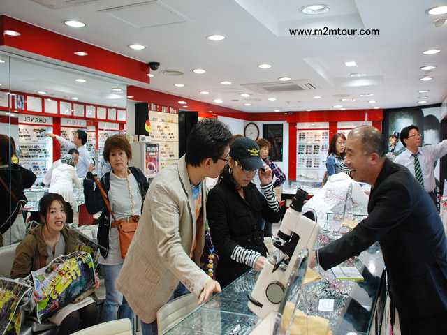 『メガネ作り』　今年の夏はこれで良し＾＾!　日本より半額という料金は嬉しい～＾!＾＠　惜しまずに使ってほしいでチュウ～！＊