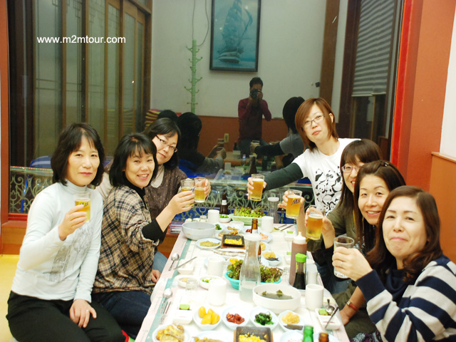 『秋の童話ロケ地ツアー』　初日の夜、東海岸で食べた天然のお刺身は～最高～ご馳走様～！＾＠