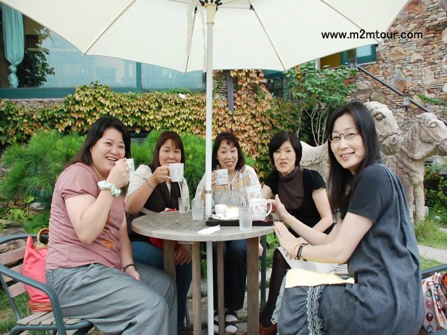 『サンモツンイ』楽しそうなお嬢様の姿が弊社の誇りであり、楽しさです。＾＾～＊　次回も来てくれるかな!?　いいと～も～＾Ｃ＾　