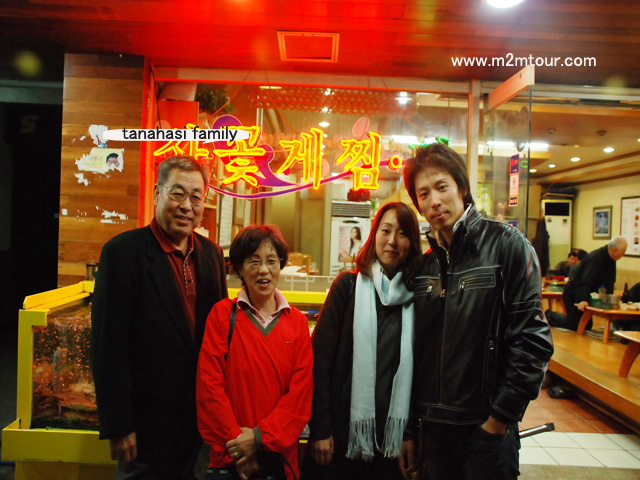 『海鮮鍋＆生タコ』　娘さんがおって幸せなご家族～生タコで怖がってる美人なお嬢様～＾＾末永くお幸せに～＾＾