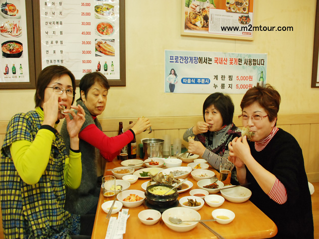 『プロカンジャンゲジャン』　韓ドラ大好きな皆様～ア　韓国はドラマだけではなくグルメ、買い物、公演などお楽しみが沢山ありありだったでしょう!?　次回も元気よく遊び捲くりましょ