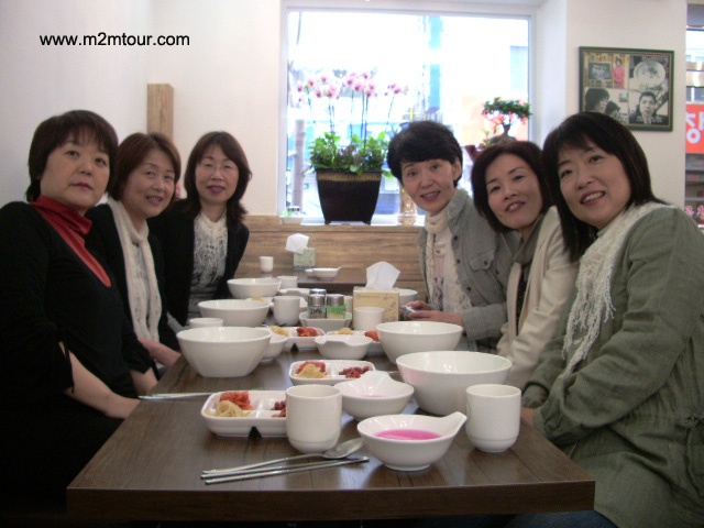 『松竹お粥専門店』　お粥美味しかったでしょうか!?　お店の社長もビックリしたらしいです。あんまりにも美人揃いで～＾＾