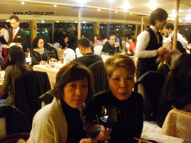 漢川バイキング遊覧船～贅沢すぎる1時間半、、、ワインとっても美味しかったです。感謝～＾＾