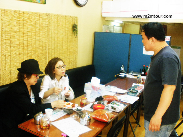 『キムチシュップ』　値引き、かけひき、営業力～には感心＾C^~**　でも、楽しい買い物ができたのでは～ハハハ