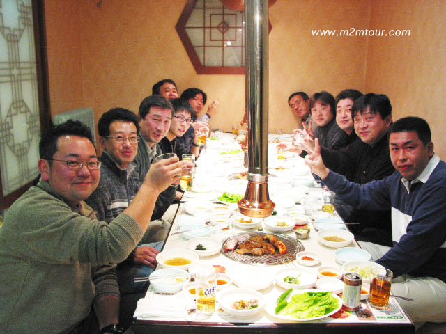 『韓国焼肉』　やっと集まりました。(^^)!　第一陣＆ニ陣合計オヤジ１１名様～様、、＾＾!　それぞれ楽しい方々ばかりでご案内致した私もとっても楽しかったです。これからも末永く宜し